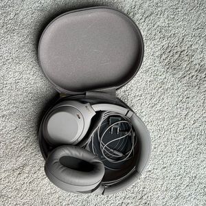 Sony XM4 (WH-1000XM4) Noise Cancelling Headphones